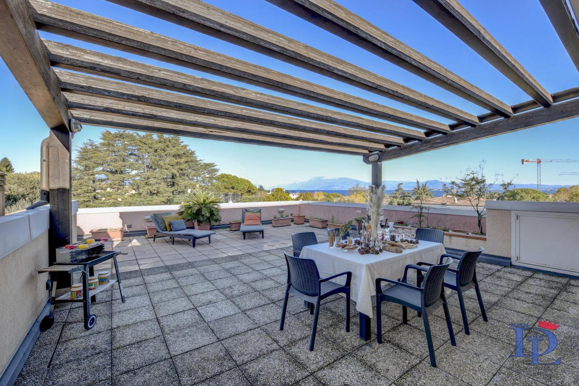 Desenzanoloft Official Partner Marriott Homes & Villas - Gardastar La Stella Del Lago Desenzano del Garda Exterior photo